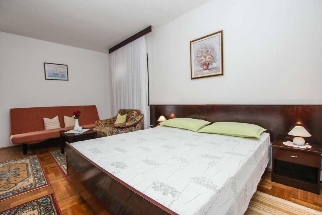 Apartmani Janja Poreč Exteriör bild