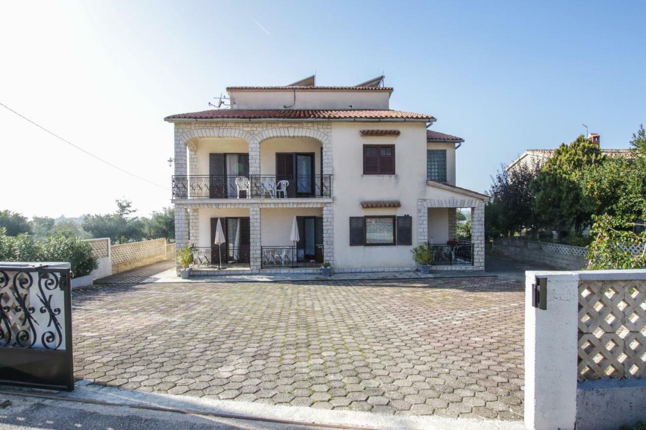 Apartmani Janja Poreč Exteriör bild
