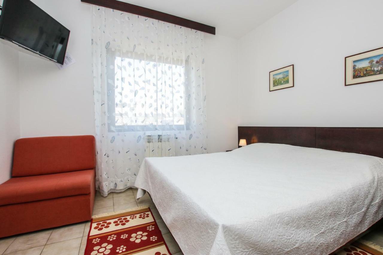Apartmani Janja Poreč Exteriör bild